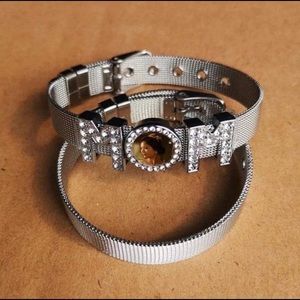 Custom mom bracelet give this special gift 🎁😍